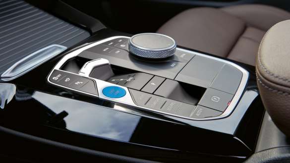 BMW iX3 (G08) : モデル、主要諸元および価格 | BMW.co.jp