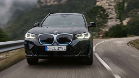 BMW iX3 取扱説明書&ケース 黒 BMW iX3 取扱説明書&ケース 黒