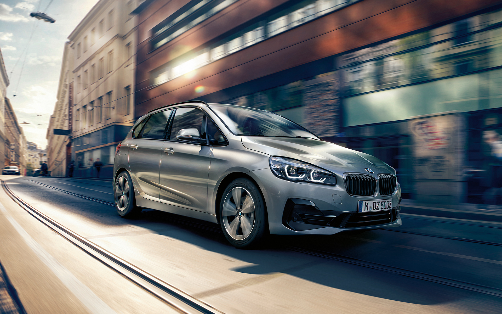 BMW 225xe iPerformance アクティブ ツアラー サイドビュー BMW 225xe iPerformance アクティブ ツアラー サイドビュー