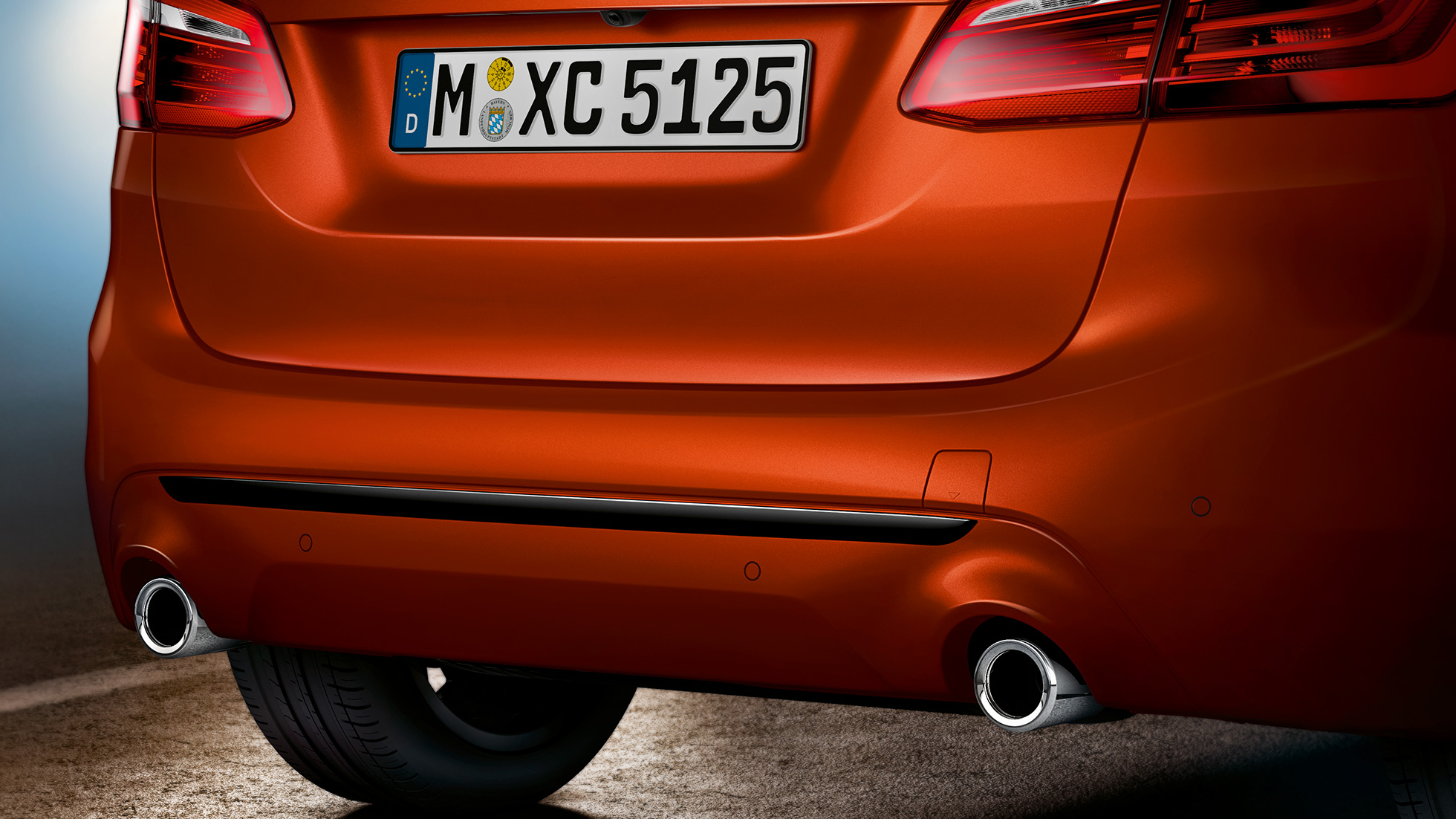 リヤ・セクション BMW 2シリーズ アクティブ ツアラー リヤ・セクション BMW 2シリーズ アクティブ ツアラー220i F45 サンセット・オレンジ・メタリック クローズ・アップ リヤ