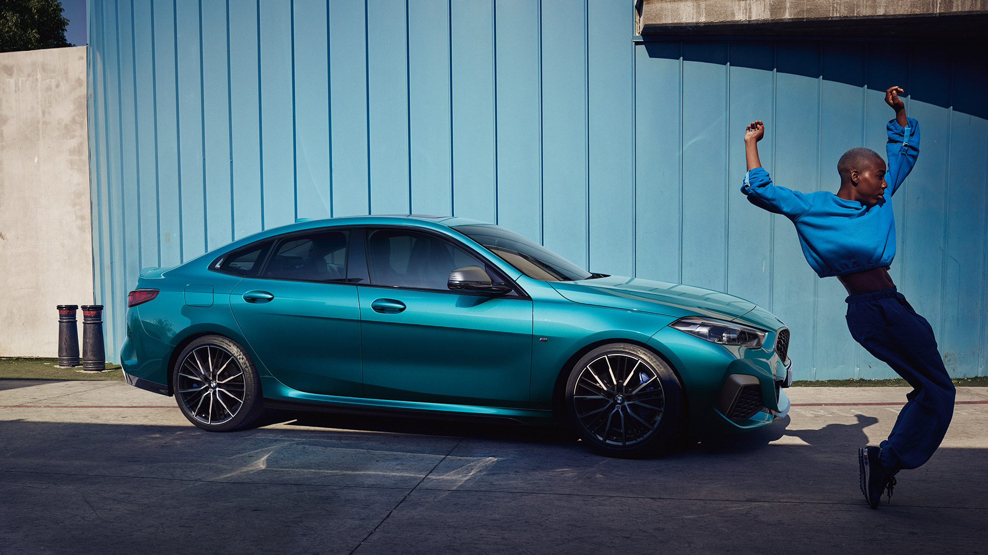 クーペシルエットBMW 2 シリーズ グランーペ F44 クーペシルエットBMW 2 シリーズ グランーペスナッパー・ロック・ブルー・メタリックF44 2020 サイドからの画像 F44