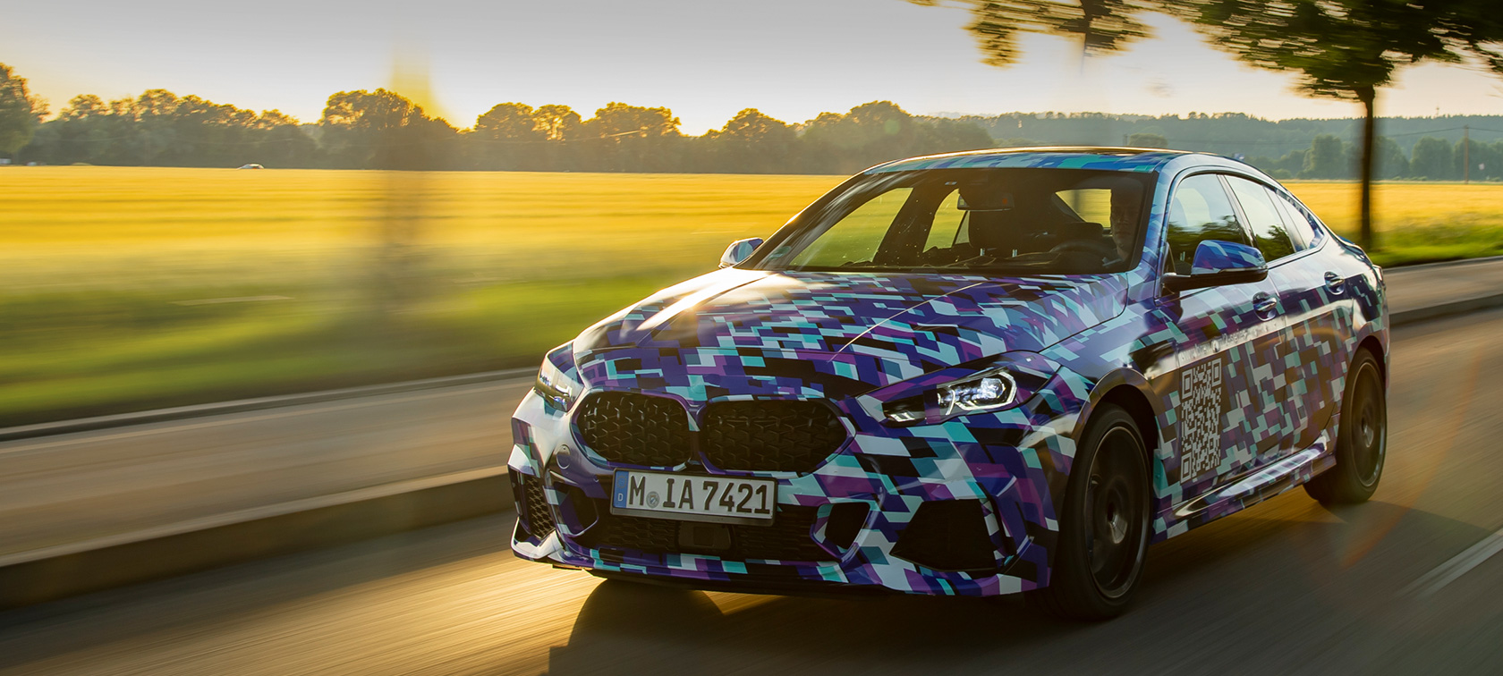 初登場、BMW 2シリーズ グラン クーペ。 BMW 2シリーズ グラン クーペ(F44) 2020プロトタイプ スリークォーター・フロント・ビュー