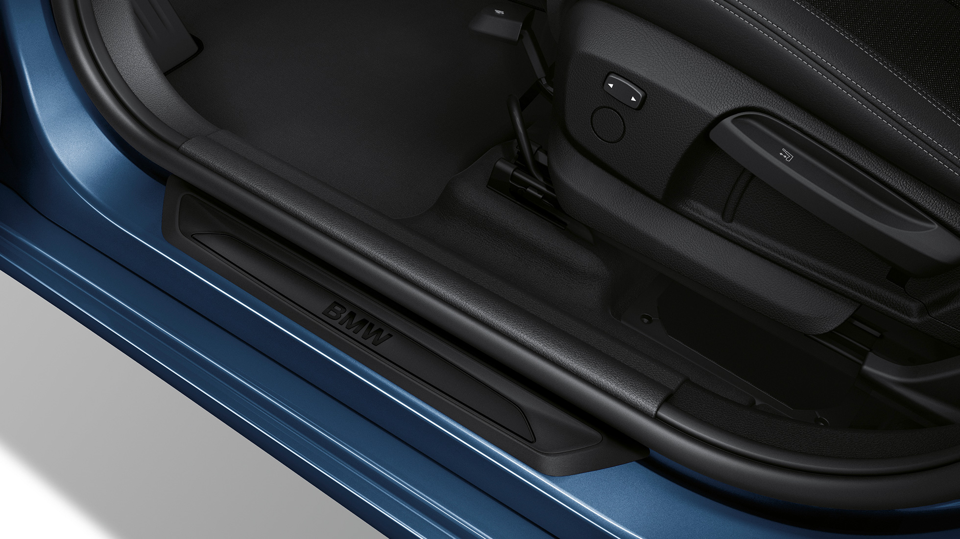 ドア・シル・プレート BBMW 2 SUVシリーズ グラン ツアラー Standsrd ドア・シル・プレート BMW 2 SUVシリーズ グラン ツアラー Standsrd F46 2018 メディテレーニアン・ブルー・メタリック クローズ・アップ・ビュー