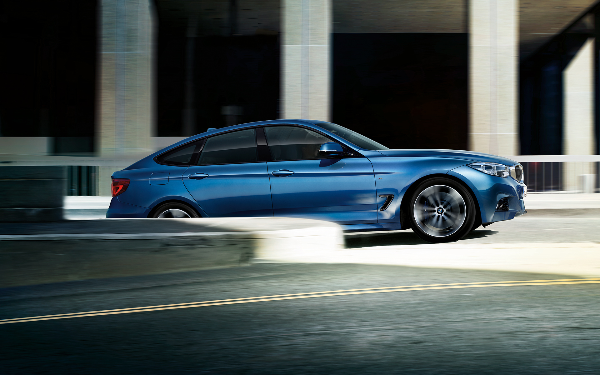 BMW 3シリーズ グランツーリスモ サイドビュー BMW 3シリーズ グランツーリスモ サイドビュー