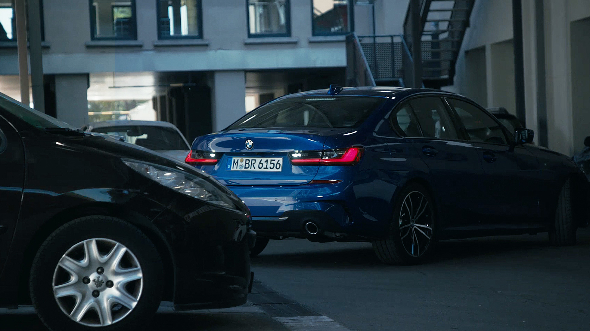 BMW 3 シリーズ セダン、リバースアシスタント G20 リバースアシスタントを搭載したBMW 3 シリーズ セダンのコックピット・ディスプレイの拡大写真。G20