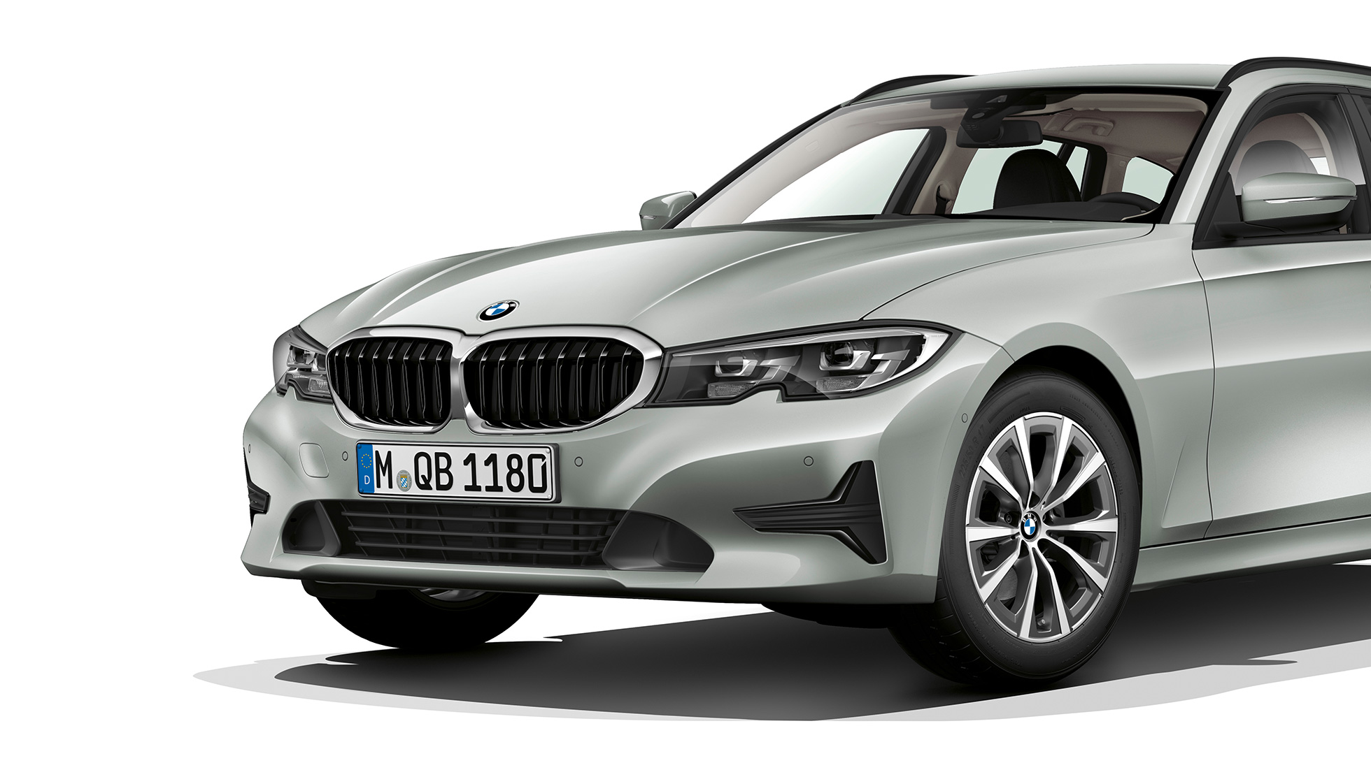 斜め前から写したスタンダード・モデル G21 BMW 3 シリーズ ツーリング、斜め前から写したスタンダード・モデル G21