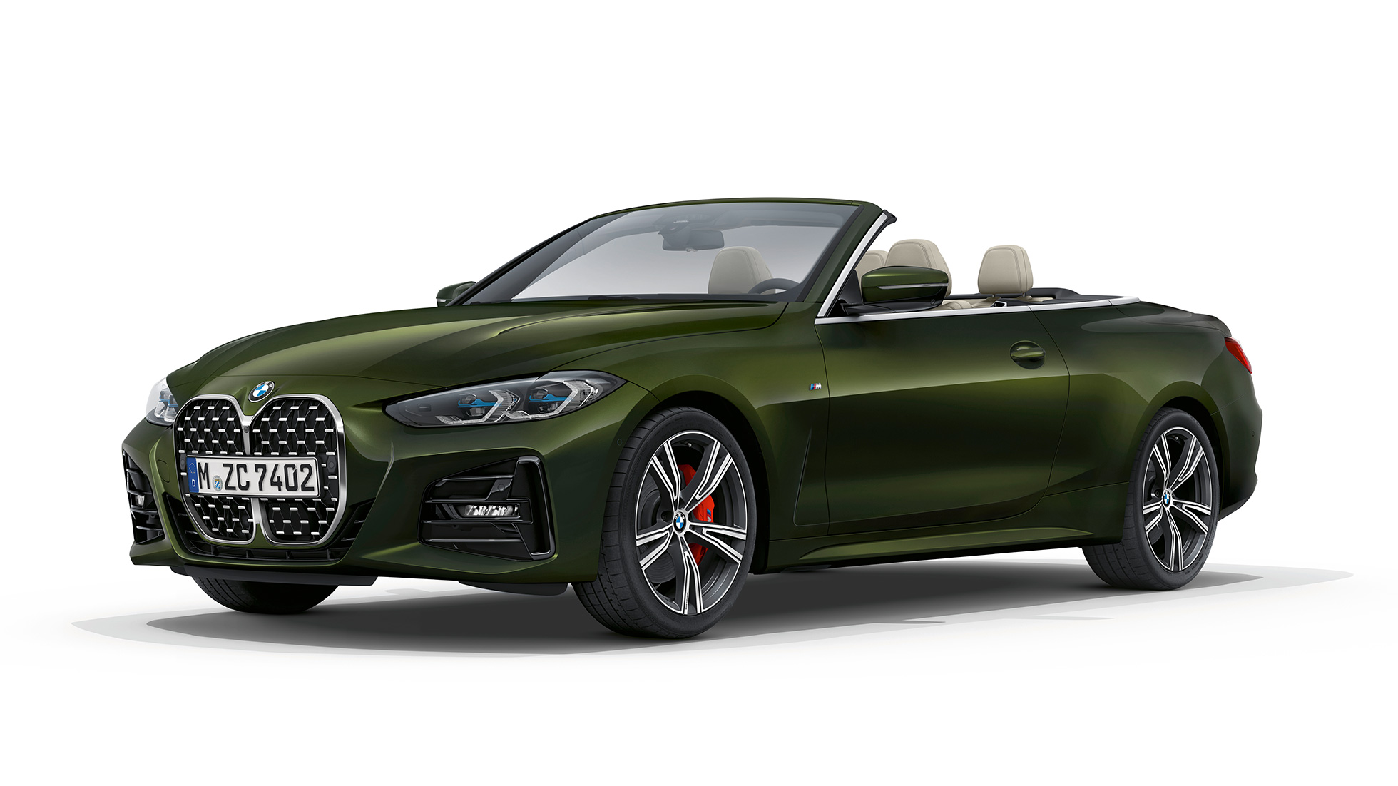 斜めからのフロント・ビュー BMW 4シリーズ カブリオレ モデルM Sport G23 2020 BMW 4シリーズ カブリオレ G23 2020 モデルM Sport サンレモ・グリーン・メタリック、斜めからのフロント・ビュー