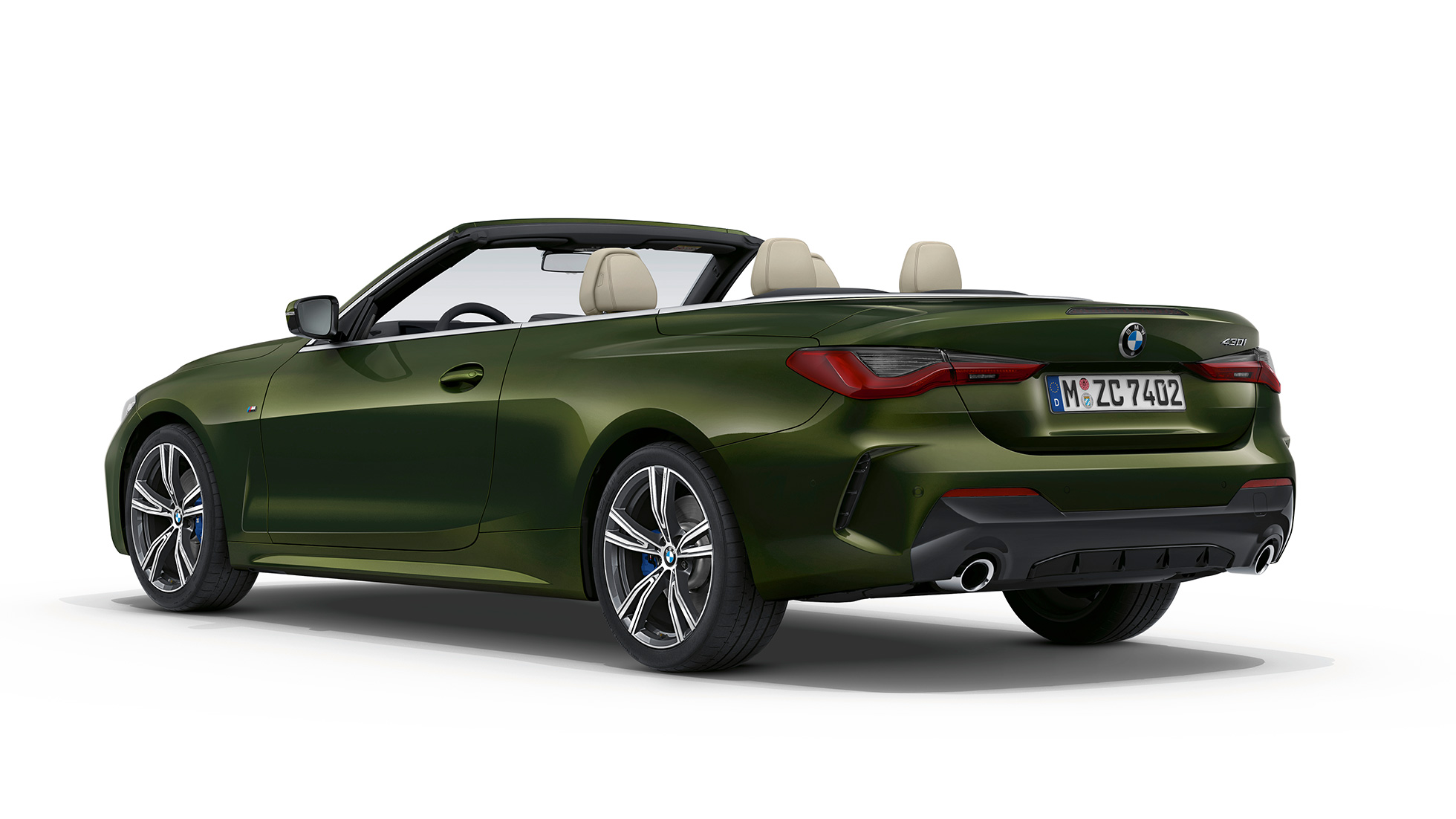リヤ BMW 4シリーズ カブリオレ モデルM Sport G23 2020 BMW 4シリーズ カブリオレ G23 2020 モデルM Sport サンレモ・グリーン・メタリック、斜めからのリヤ・ビュー
