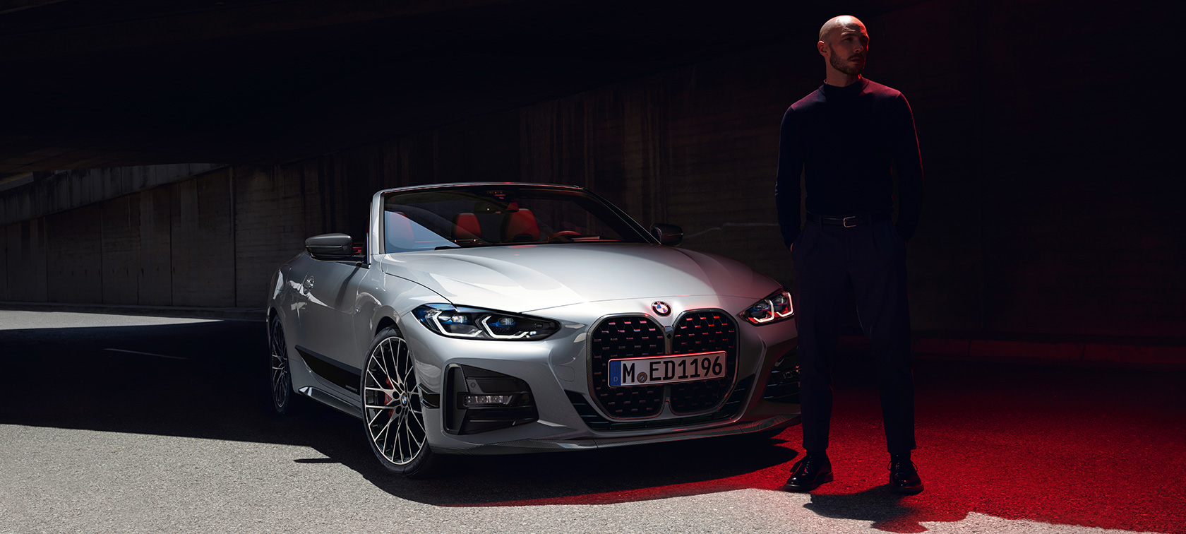 BMW リヤ・バイク・ラック Pro 2.0と斜めからのリヤ・ビュー BMW 4シリーズ カブリオレ G23 2020 BMW 4シリーズ カブリオレ G23 サンレモ・グリーン・メタリック 2020、BMW リヤ・バイク・ラック Pro 2.0と斜めからのリヤ・ビュー