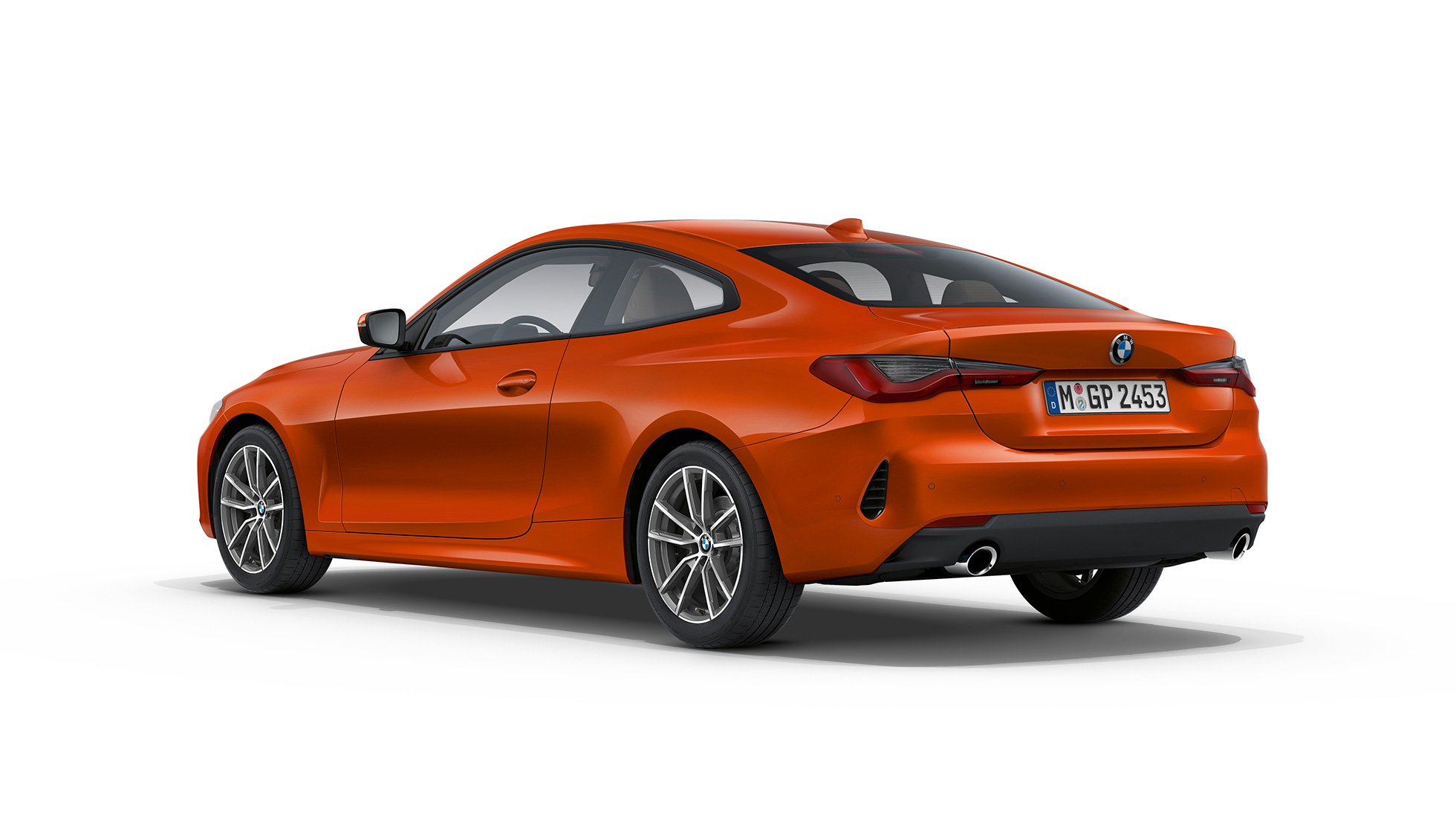 BMW 4シリーズ・クーペ基本装備 G22 2020の斜めからのリヤ・ビュー BMW 4シリーズ・クーペ G22 2020 基本装備サンセット・オレンジ・メタリック、斜めからのリヤ・ビュー
