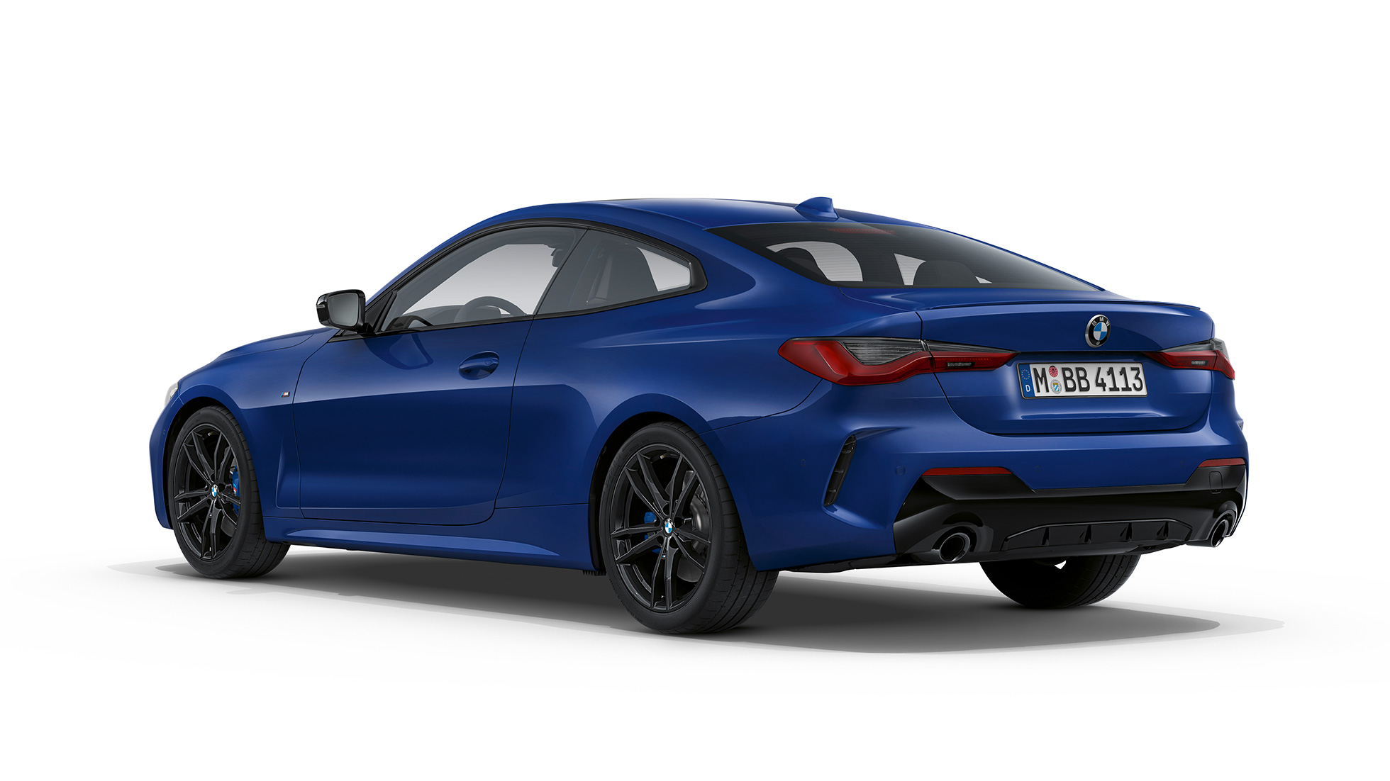 BMW 4シリーズ・クーペ Mスポーツ・パッケージ G22 2020、リヤ BMW 4シリーズ・クーペ G22 2020 Mスポーツ・パッケージ、アークティック・レース・ブルー・メタリック、斜めからのリヤ・ビュー