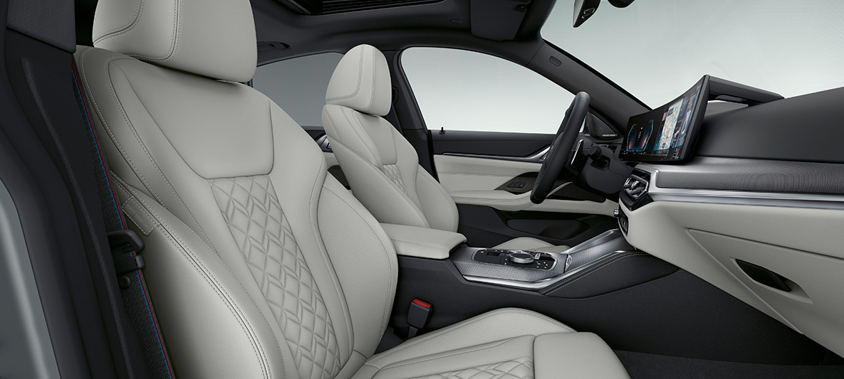 レザー・トリム メリノ アイボリー・ホワイトBMW 4シリーズ グラン クーペG26 2021 インテリア BMW Individualエクステンド・レザー・トリム メリノ アイボリー・ホワイトBMW 4シリーズ グラン クーペG26 2021 インテリア コックピット