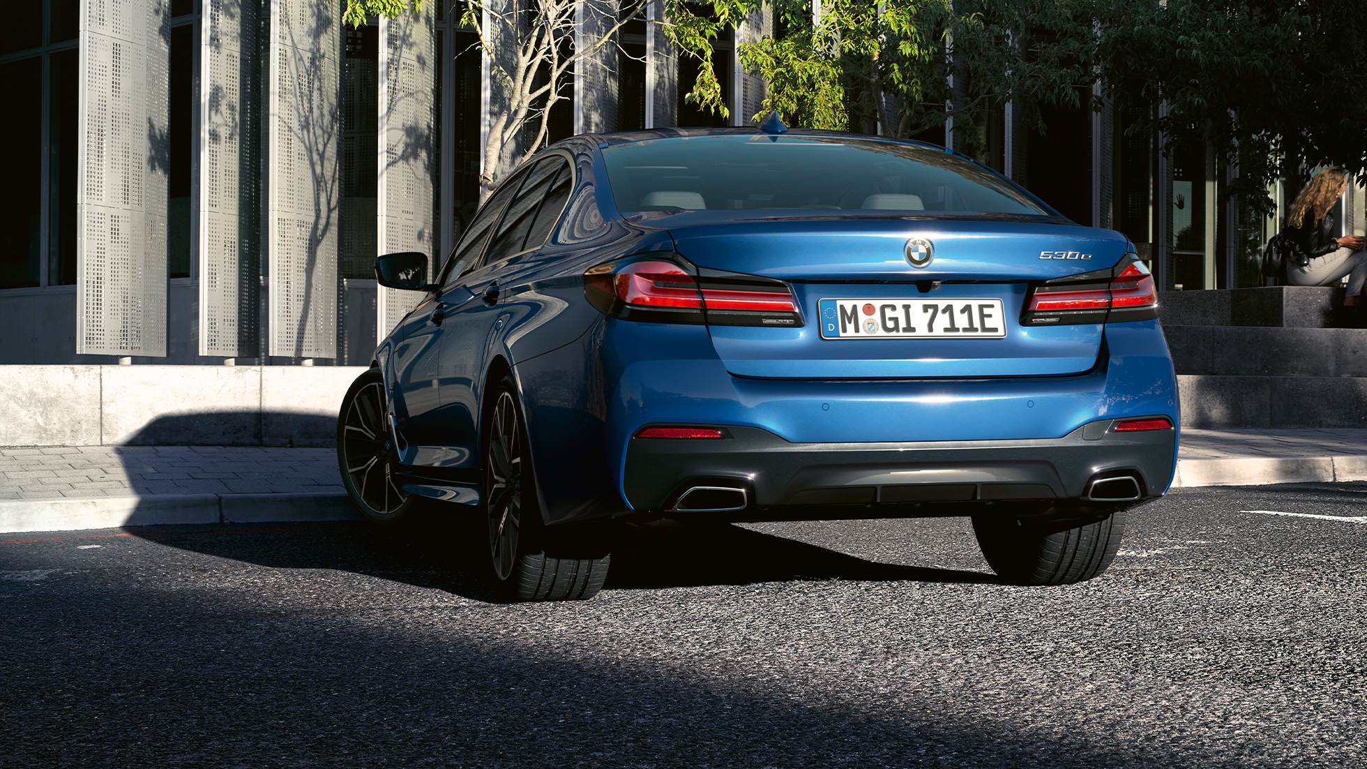 リヤ・エプロン BMW5シリーズセダンG30 フリーフォーム エキゾースト パイプBMW 5シリーズ セダンG30Facelift2020Phytonic Blueクローズアップリア