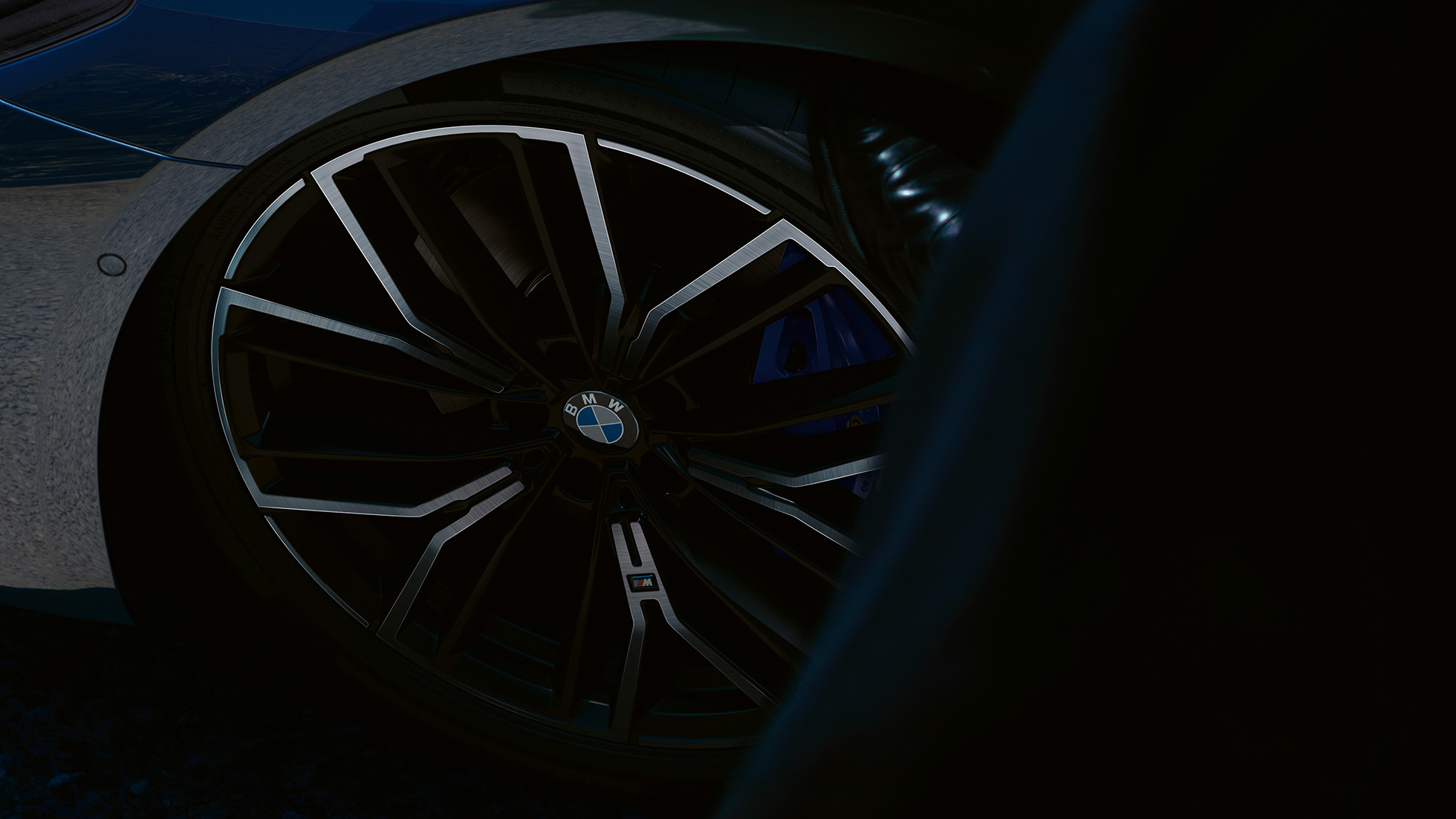 Mライト・アロイ・ホイール・Yスポーク・スタイリング846M BMW 5シリーズ セダンG30 Mライト・アロイ・ホイールY846M BMW 5シリーズ セダンG30Facelift2020Phytonic Blueクローズアップ