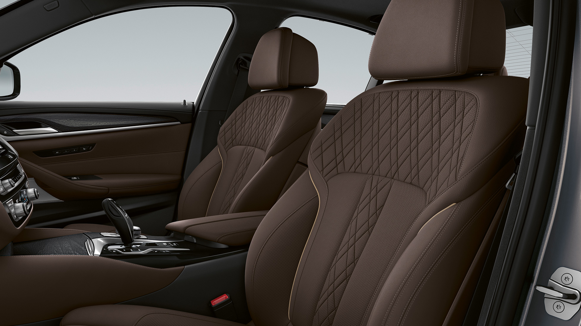 レザーBMW5シリーズセダンG30ラグジュアリーライン 本革専用レザー「ナッパ」モカカ専用ステッチ、BMW5シリーズセダン520D xDrive G30 2020「ラグジュアリーラインインテリア」