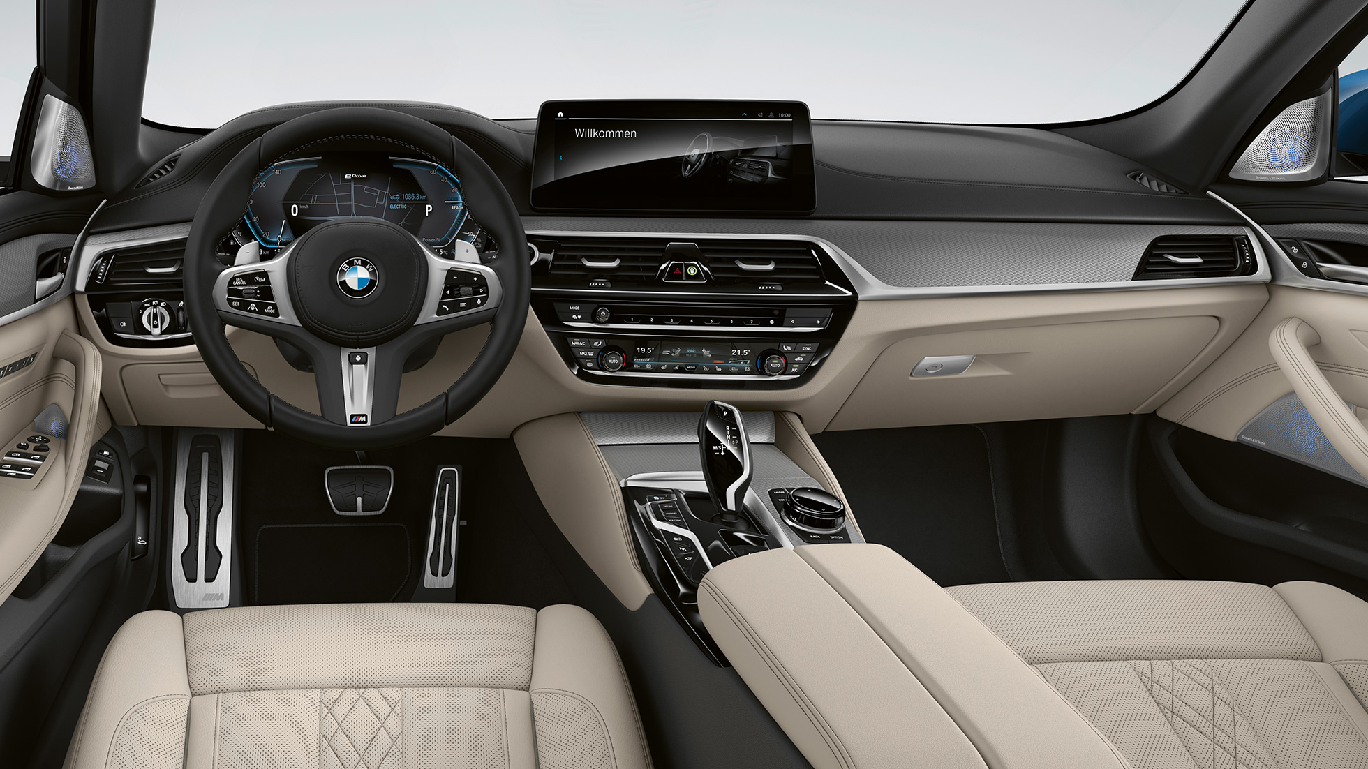 コックピットBMW5シリーズセダンプラグインハイブリッドG30Mスポーツパッケージ
コックピットBMW5シリーズセダン520D xDrive G30 2020Mスポーツパッケージレザー「ダコタ」黒コントラストステッチブルーインテリア