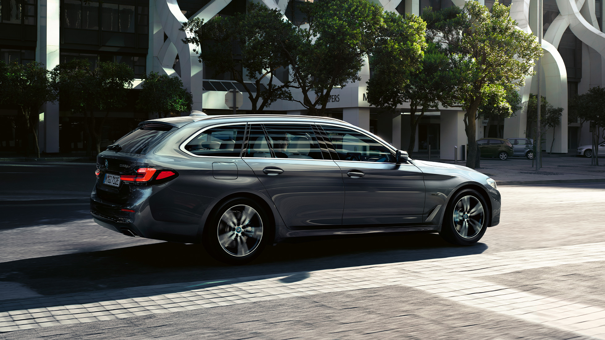 Bmw 5シリーズ ツーリング モデル紹介 Bmw Co Jp