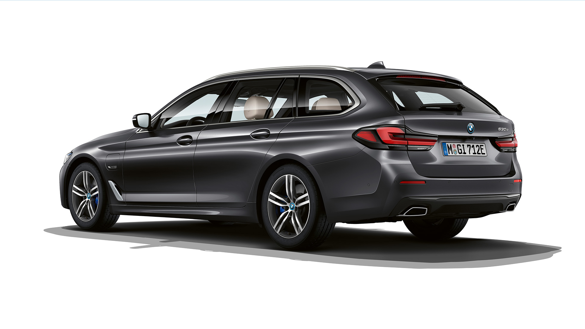 BMW 5シリーズ ツーリングG31基本装備リヤ BMW 5シリーズ ツーリング530I G31 2020基本装備Sophistoグレー3クォーター背面ビュー