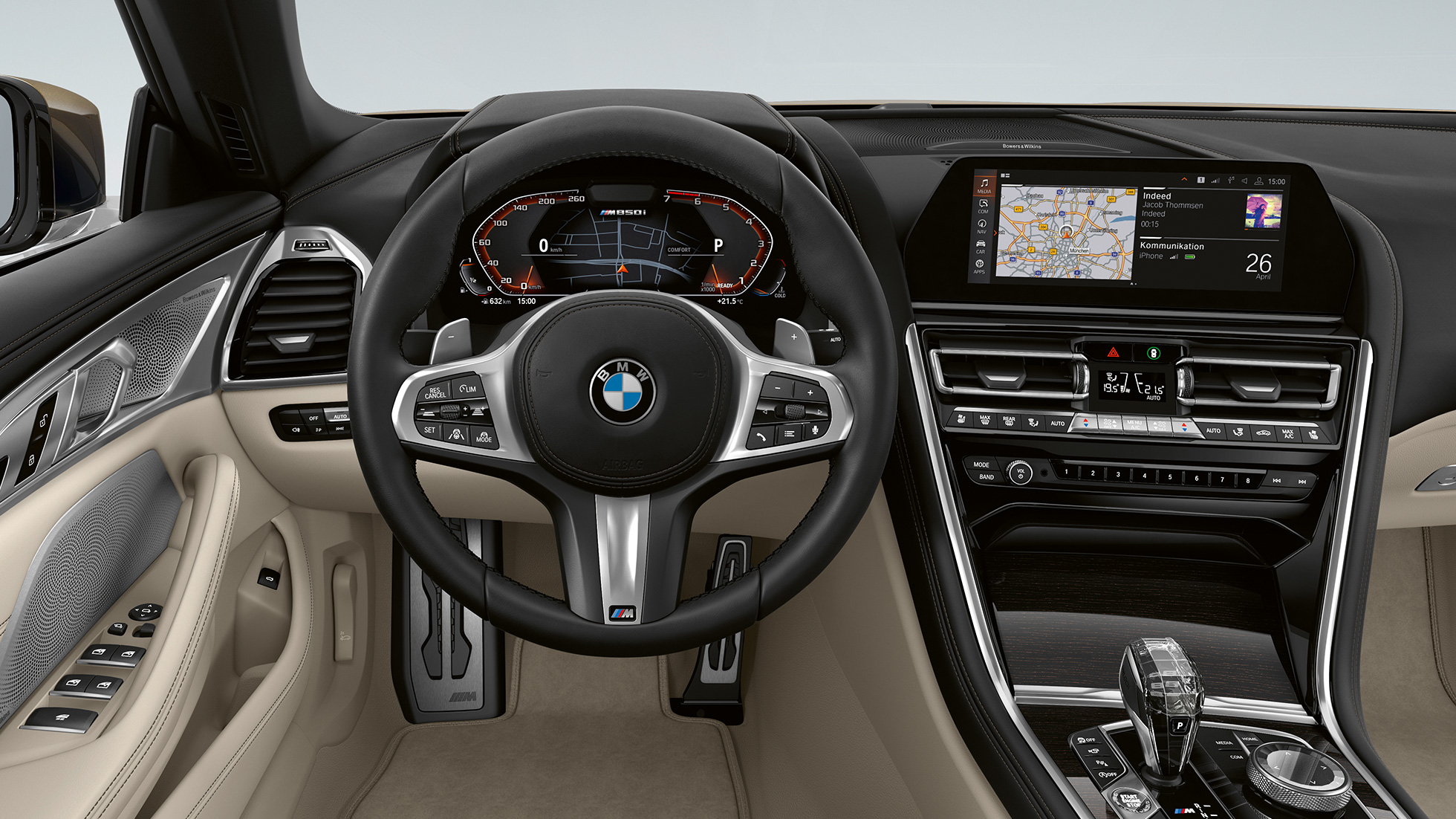 BMW M850iドラヴィット・グレー・メタリック、Mレザー・ステアリング・ホイールを装備したコックピット。G14 BMW M850iドラヴィット・グレー・メタリック、Mレザー・ステアリング・ホイールを装備したコックピット。G14