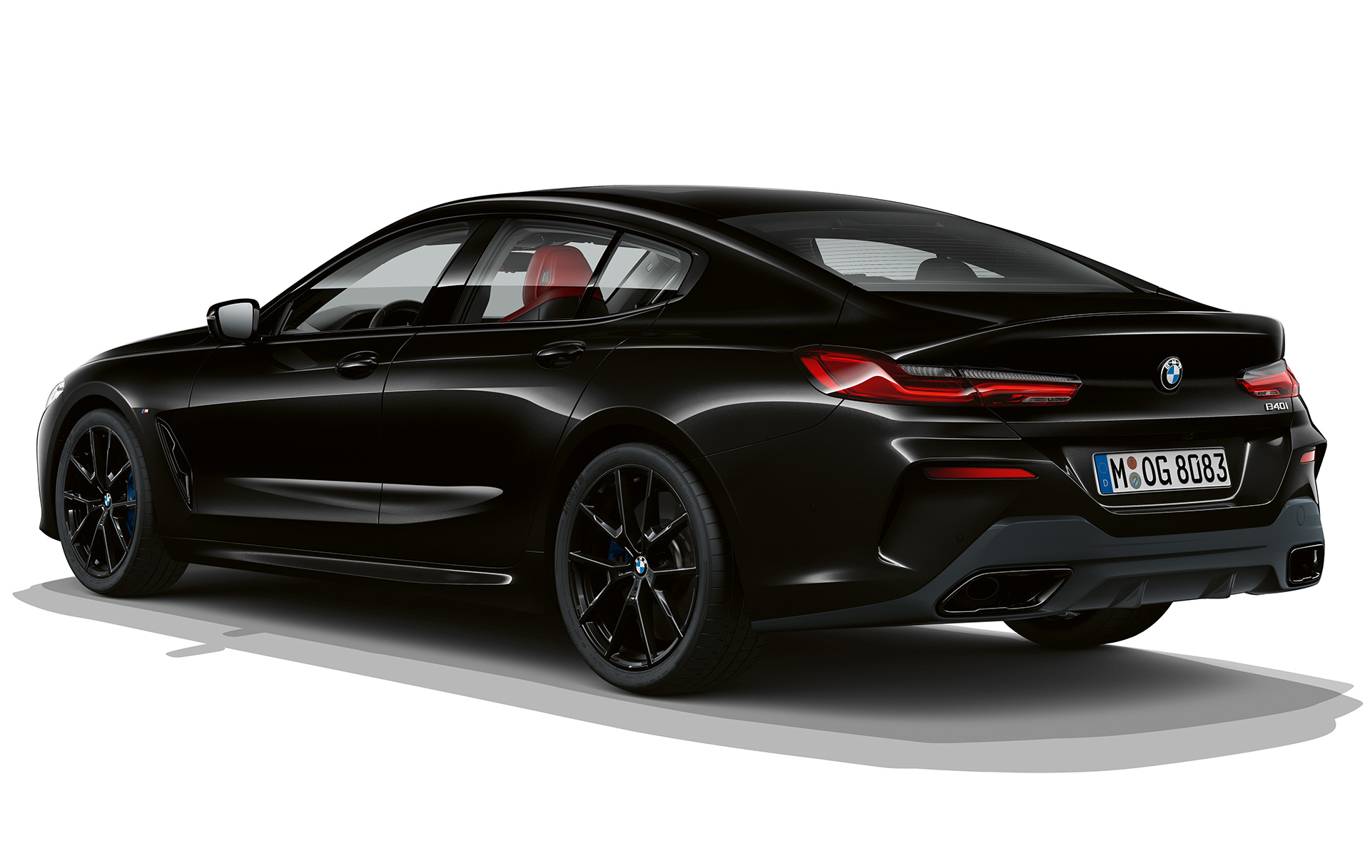 斜め後ろから見たダーク・セダクション BMW 8 シリーズ グラン クーペ、斜め後ろから見たダーク・セダクション