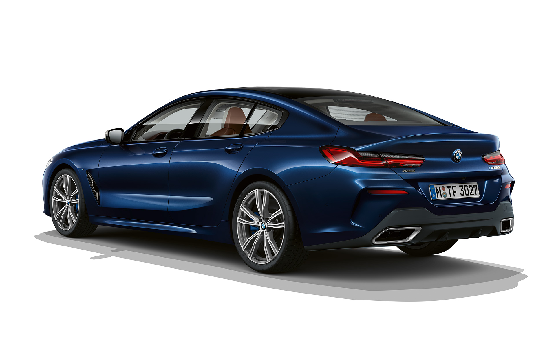斜め後ろから見たインディビジュアル・ソフィスティケーション BMW 8 シリーズ グラン クーペ、斜め後ろから見たインディビジュアル・ソフィスティケーション