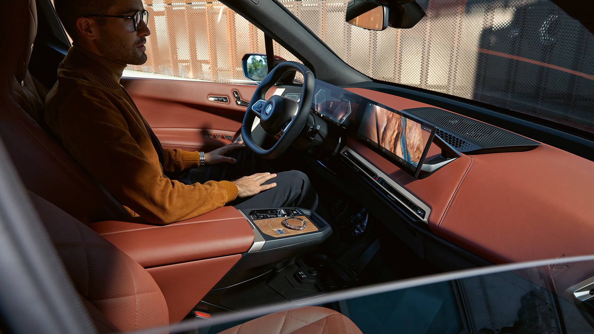 BMW iX i20 インテリア ユーザー・インターフェース iDrive カスターニャ BMW iX i20 インテリア ユーザー・インターフェース iDrive カスターニャ