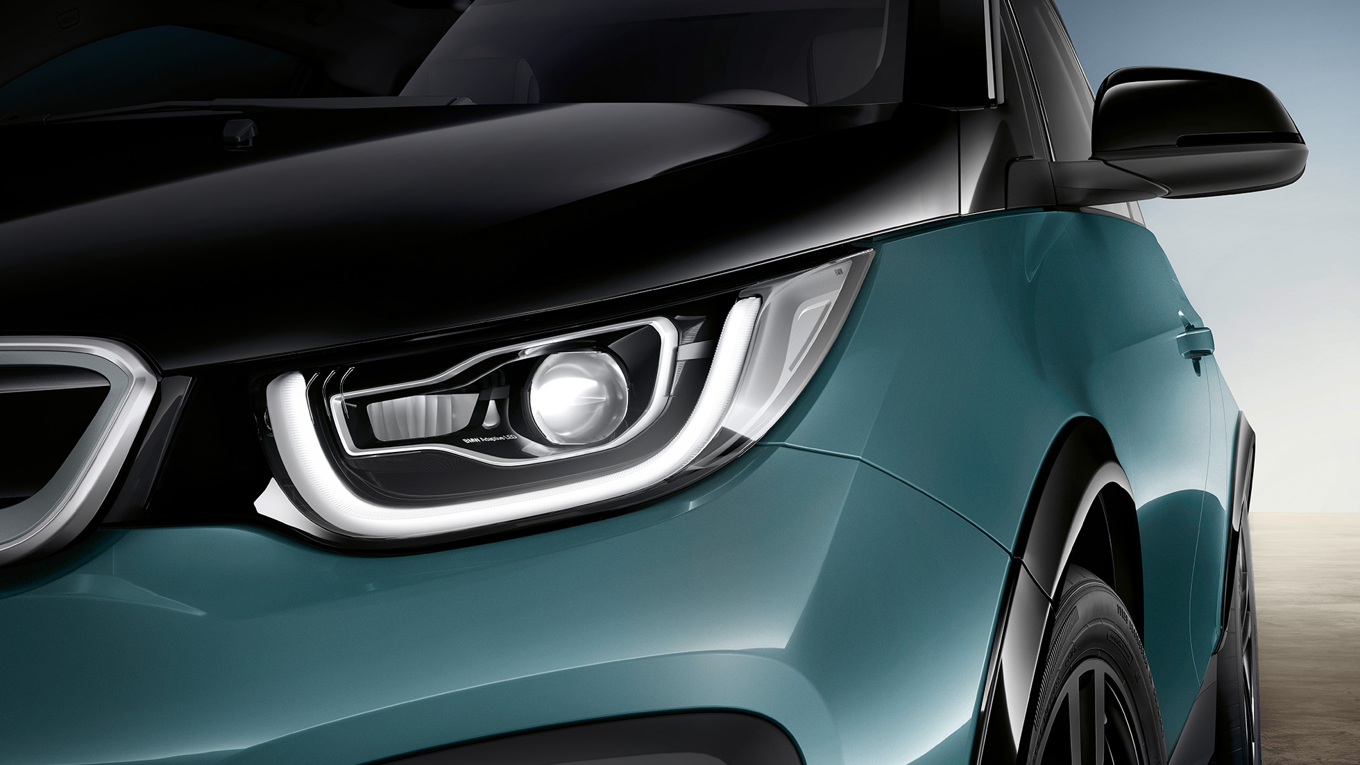BMW i3 2018 LEDヘッドライト BMW i3 I01 2018フカロ・ベージュ フローズン・グレー・メタリック・ハイライト付 クローズ・アップ フロント LEDヘッドライト