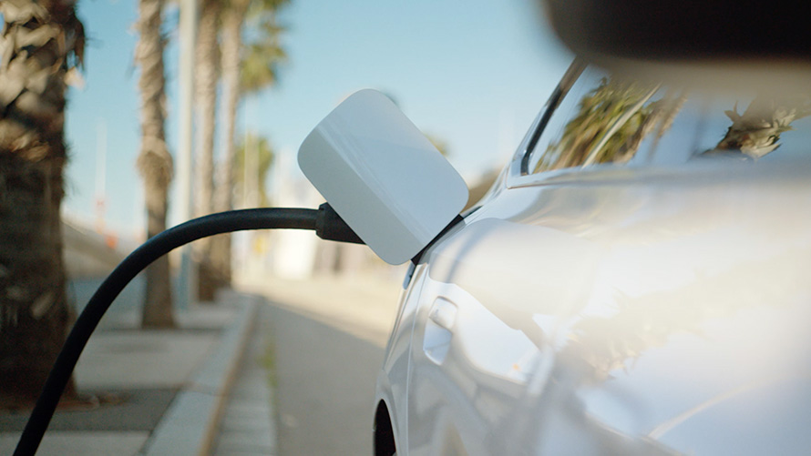 BMW i4 G26 電気自動車 2021の充電についての動画 BMW i4 G26 電気自動車 2021の充電についての動画