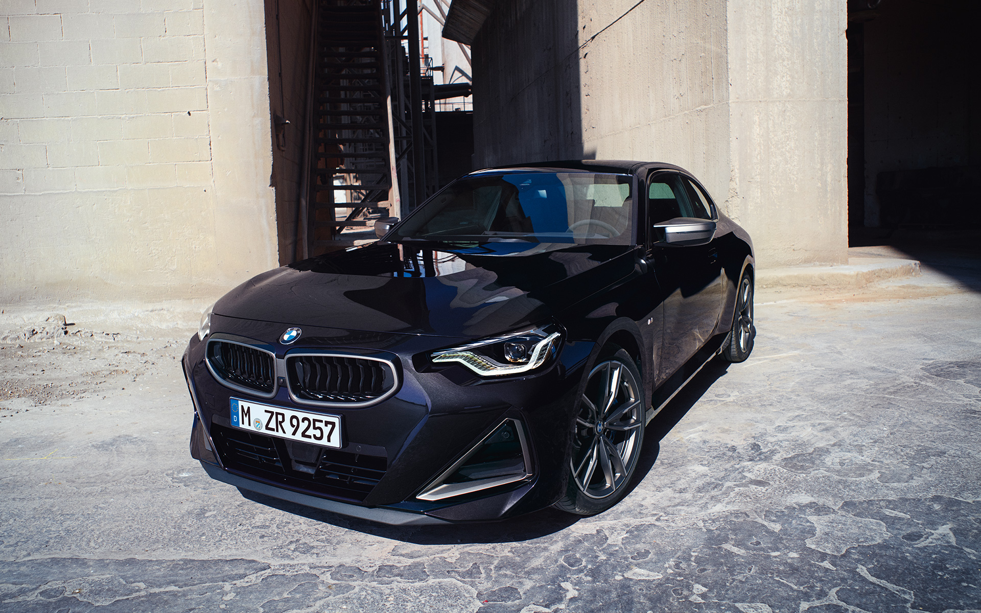 BMW M240i xDrive クーペ (G42) モデル、主要諸元および価格 BMW.co.jp