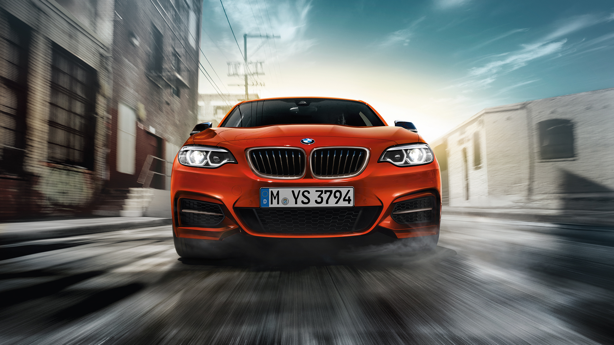 BMW M240iクーペのフロントのデザイン F22 BMW M240iクーペ F22 2017サンセット・オレンジ・メタリックのフロントのデザイン - フロント・ビュー