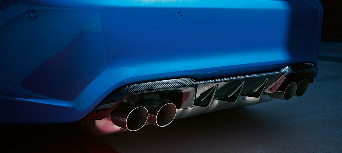 BMW M2 CSのリヤ・ディフューザー F87 BMW M2 CS F87ミサノ・ブルー・メタリックのディテール・ビュー - リヤ・ディフューザー