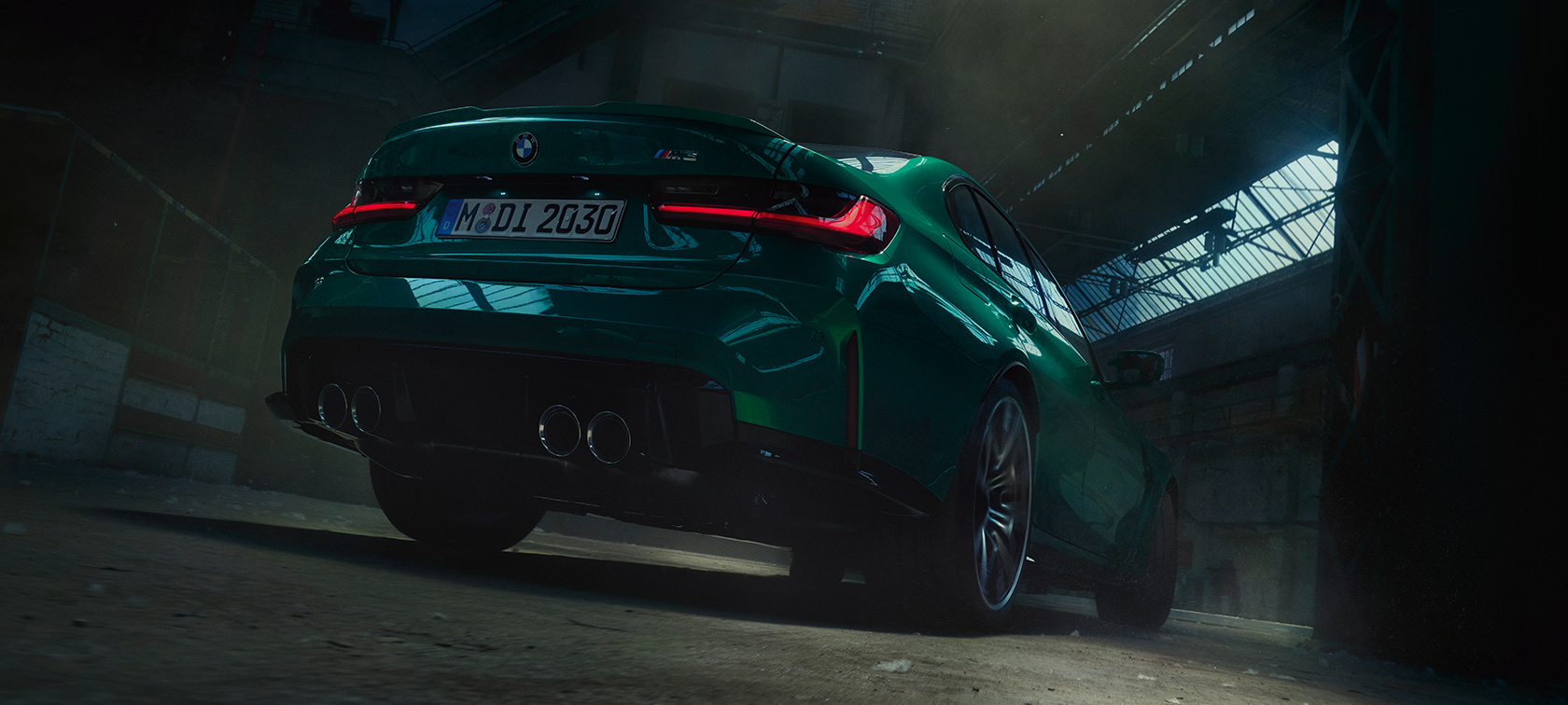 BMW M3 セダン G80 2020 - リヤ斜め下からのビュー BMW M3 セダン G80 2020 アイル・オブ・マン・グリーン(メタリック) - 斜めからのリヤ・ビュー 下からのビュー