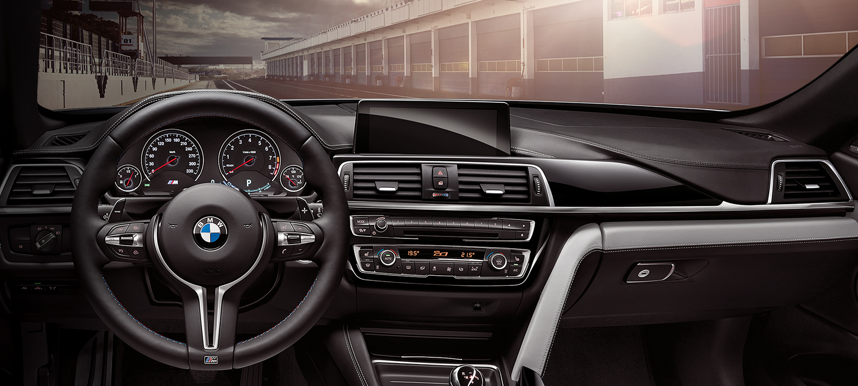BMW M4 カブリオレ コックピット F83 BMW M4 カブリオレ コックピット F83
