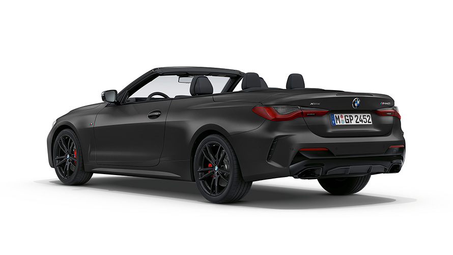 BMW M440i xDrive カブリオ G23 2020 BMW Individual フローズン・ポルティマオ・ブルー・メタリック、斜めからのリヤ・ビュー
