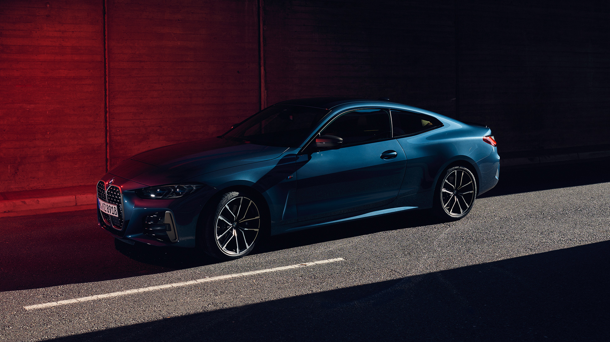 ルーフ・ラインのサイド・ビュー、BMW M440i xDrive クーペ G22 2020 BMW M440i xDrive クーペ、アークティック・レース・ブルー・メタリック G22 2020 - ルーフ・ラインのサイド ビュー