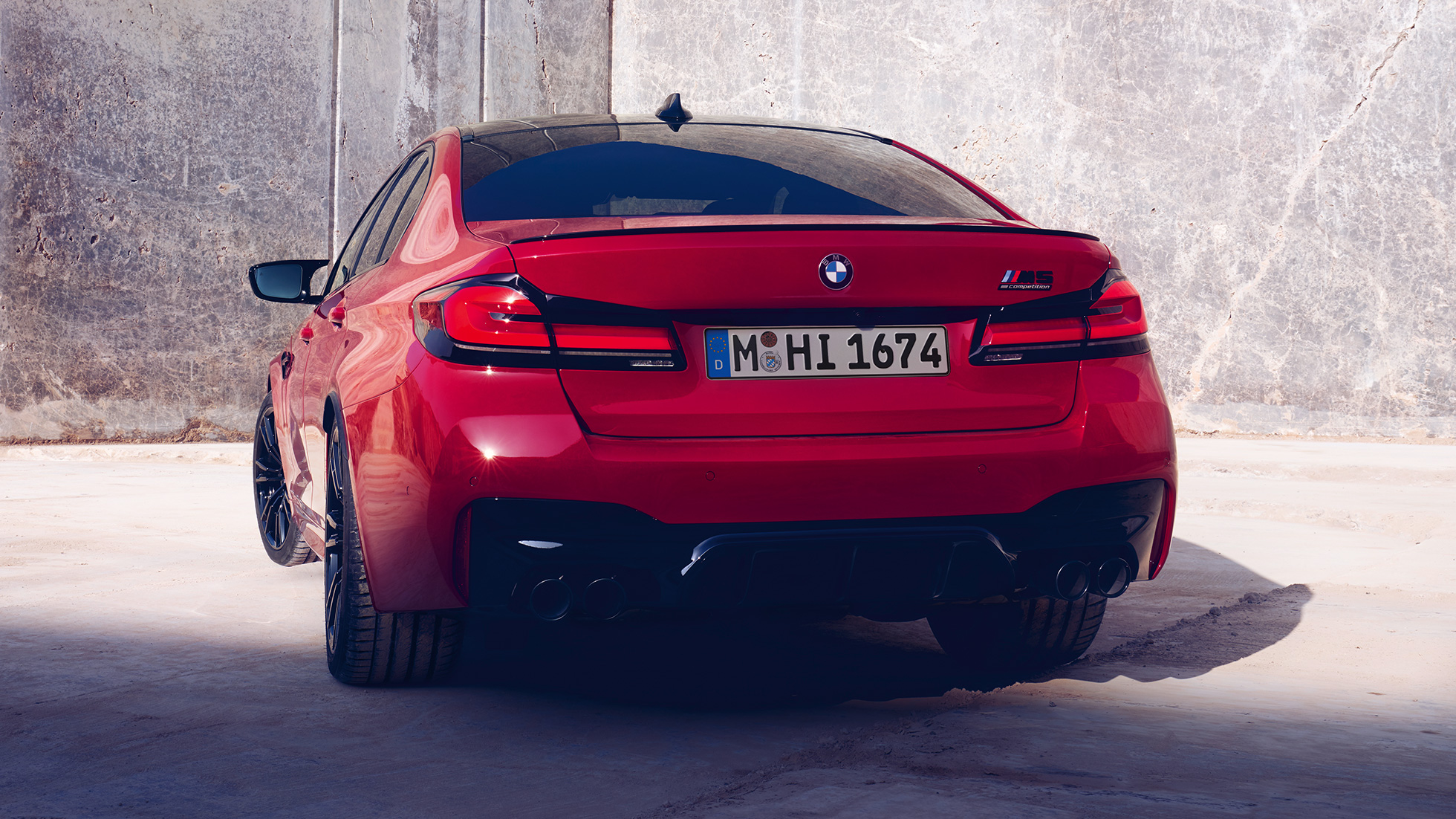リヤ・ライト BMW M5 Competition F90 LCI フェイスリフト 2020 リヤ・ライト BMW M5 Competition F90 LCI フェイスリフト 2020 BMW Individual イモラ・レッド リヤ・ビュー