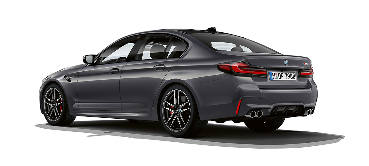 BMW M5 F90 LCI フェイスリフト 2020 斜めからのリヤ・ビュー BMW M5 F90 LCI フェイスリフト 2020 ブランズ・ハッチ・グレー・メタリック 斜めからのリヤ・ビュー