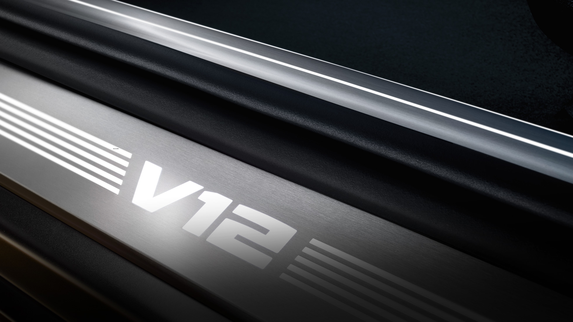 V12エンブレム付BMWドア・シル・プレート BMW M760Li xDrive 、BMW M760Li インテリア