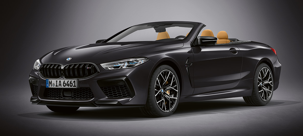 BMW インディビジュアル M8 カブリオレのBMW インディビジュアル・ブランズ・ハッチ・グレーカラー。 BMW インディビジュアル M8 カブリオレの BMW インディビジュアル・ブランズ・ハッチ・グレーカラー、スリークォータービュー。
