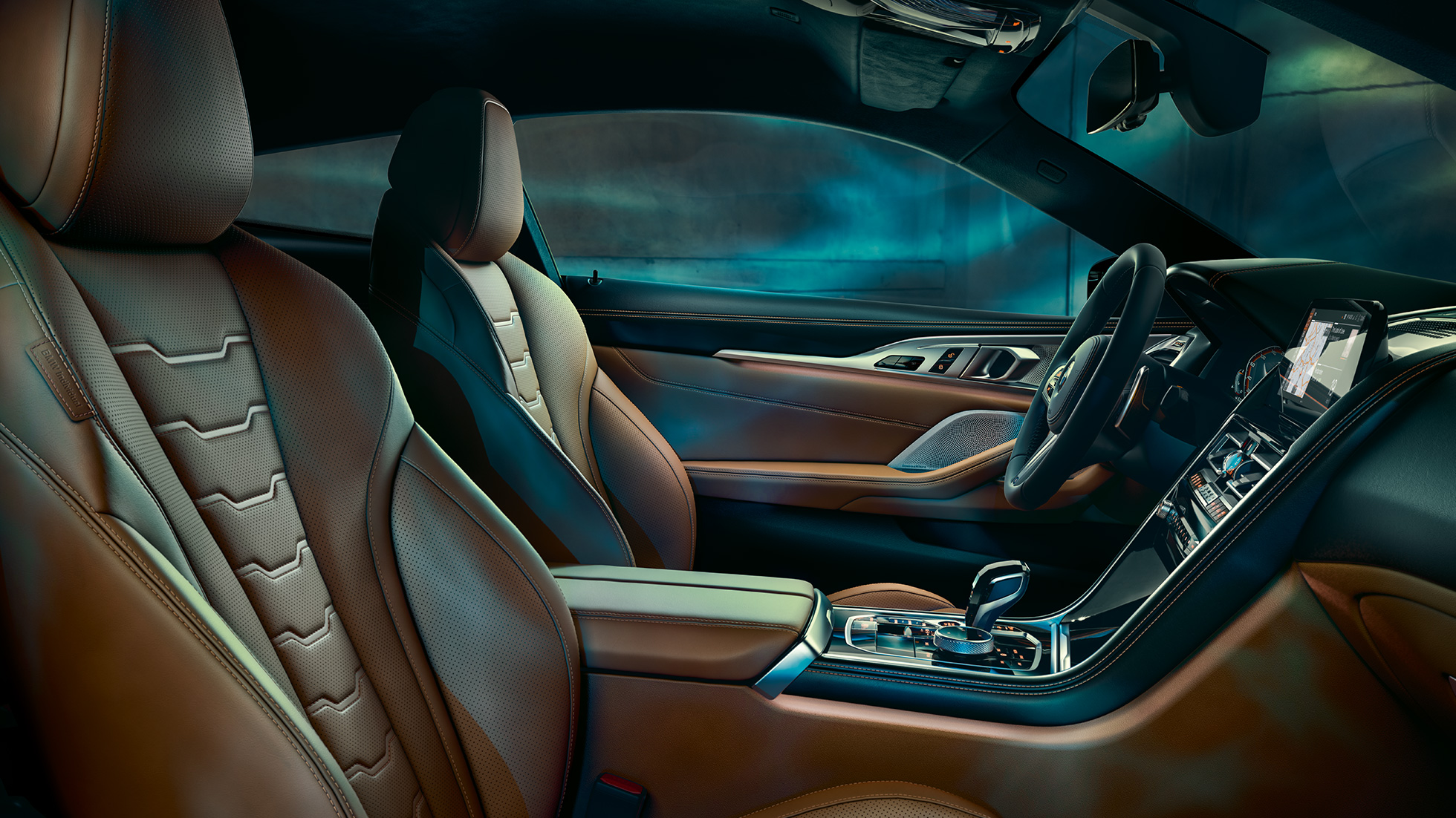 BMW M850i xDriveクーペ、インテリア。G15 BMW M850i xDriveクーペのインテリア。BMW Individualエクステンドメリノレザーのマルチファンクショナルシートはブラックとタルトゥーフォの配色。G15