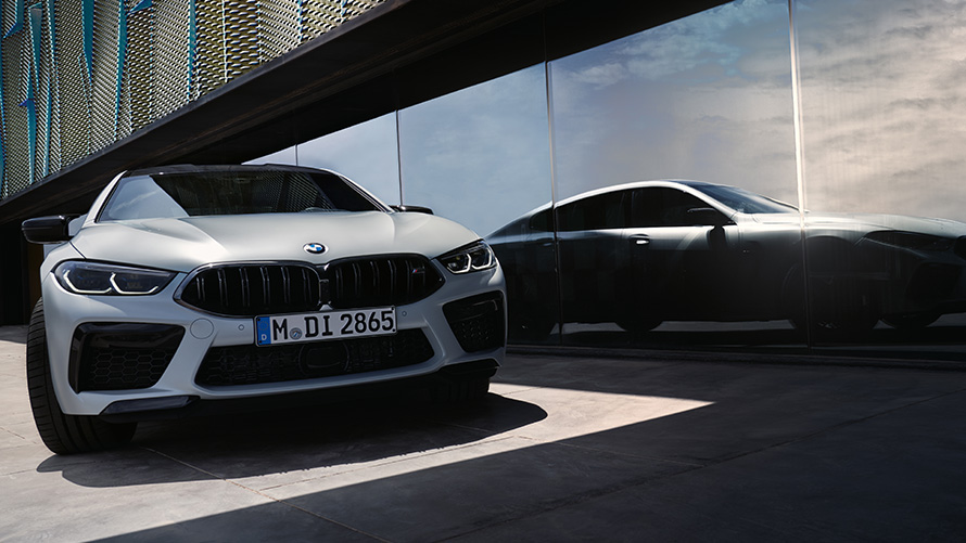 主要諸元 BMW M8 Competition グラン クーペ F93 LCI フェイスリフト 2022 BMW M8 Competition グラン クーペ F93 LCI フェイスリフト 2022 BMW Individualフローズン・ブリリアント・ホワイト・メタリック フロント・ビュー 主要諸元