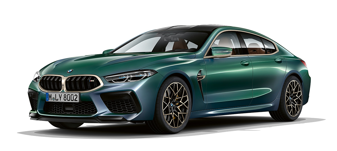 BMW M8グラン・クーペ・ファースト・エディションのスリークォーター・フロント・ビュー BMW M8グラン・クーペ・ファースト・エディションF93 2020 BMW Individual オーロラ・ダイヤモンド・グリーン・メタリックのスリークォーター・フロント・ビュー