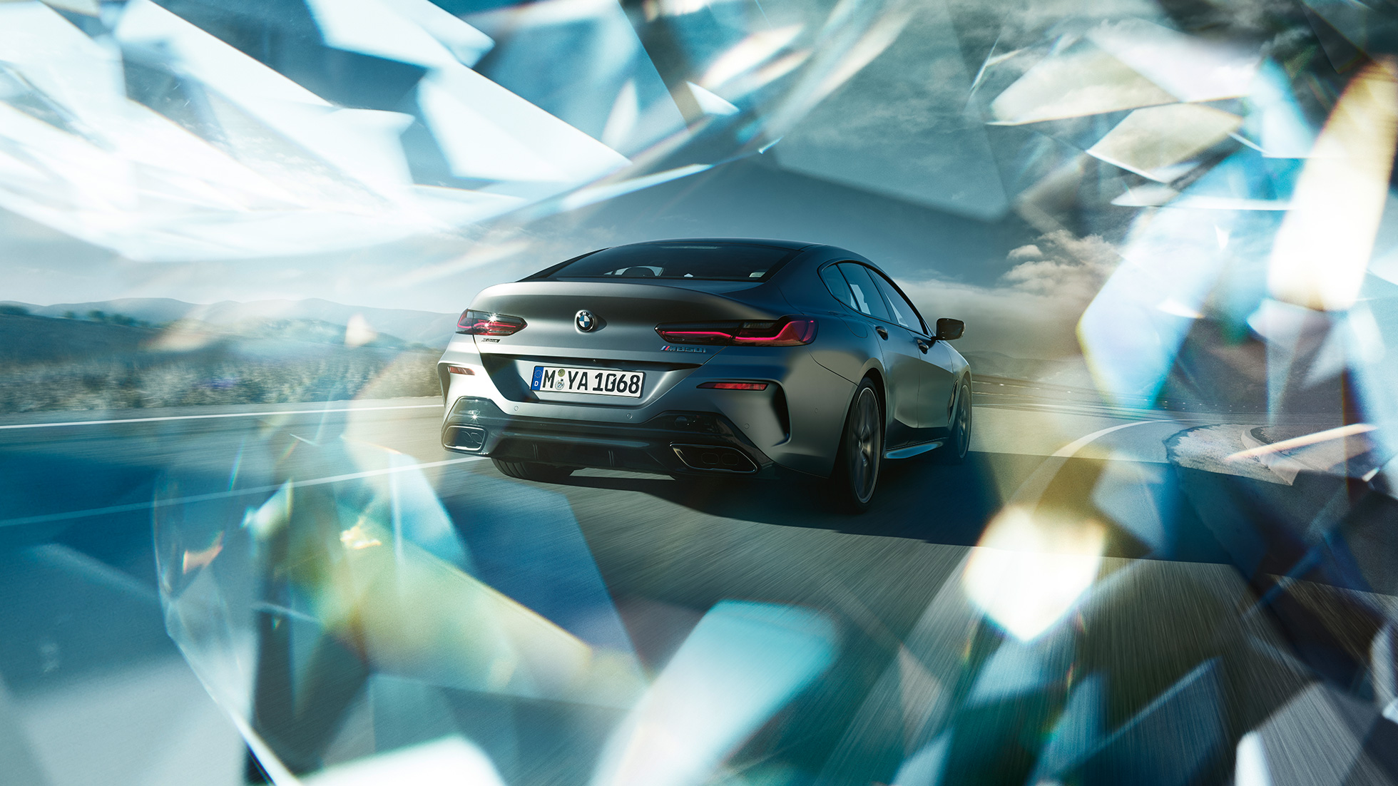 BMW M850i xDriveグラン・クーペのスリークォーター・リヤ・ビュー BMW M850i xDriveグラン・クーペG16 2019 BMW Individual フローズン・ブルーストーン・メタリックのスリークォーター・リヤ・ビュー