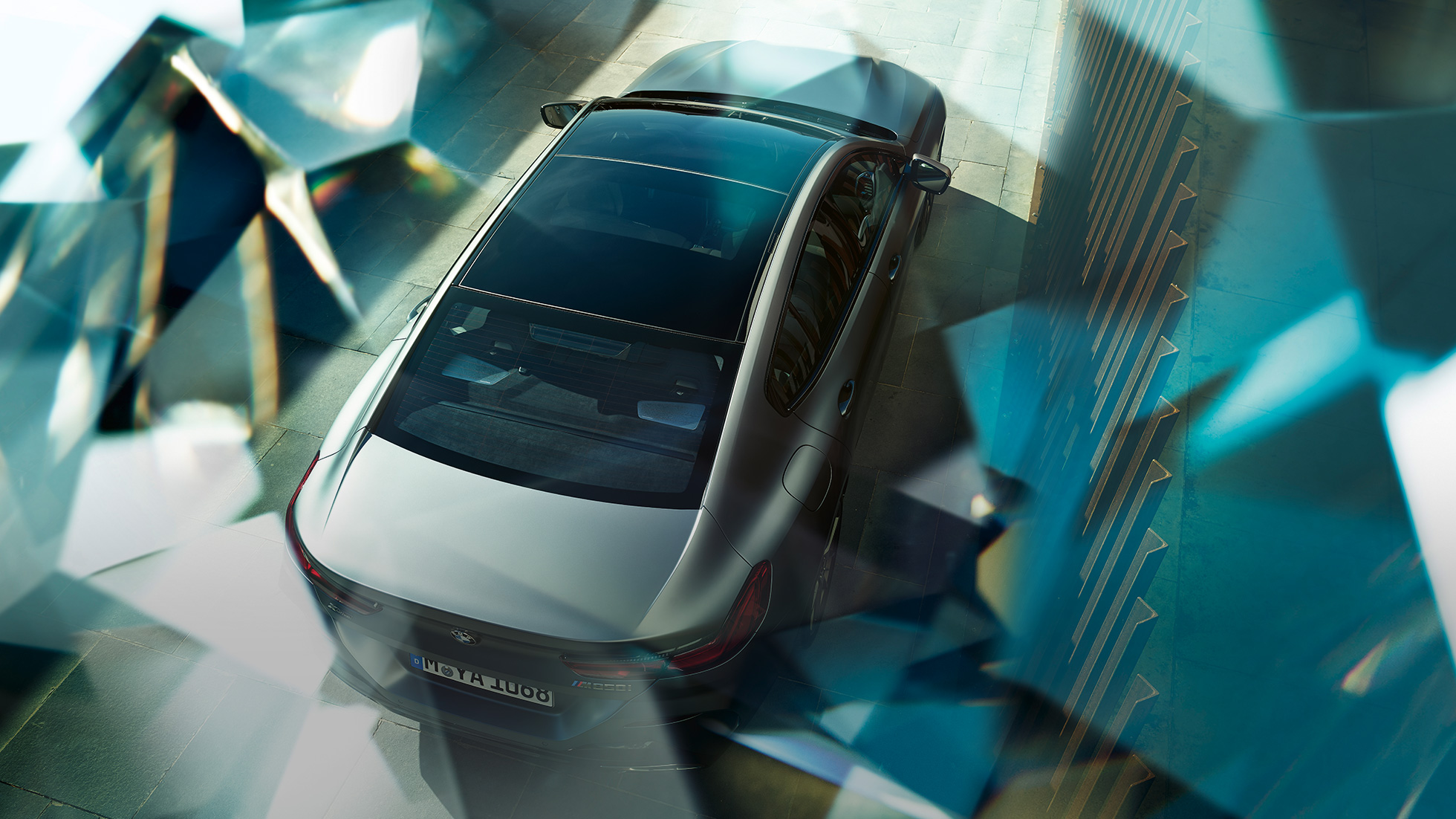 BMW M850i xDriveグラン・クーペの電動パノラマ・ガラス・サンルーフ BMW M850i xDriveグラン・クーペG16 2019 BMW Individual フローズン・ブルーストーン・メタリックの電動パノラマ・ガラス・サンルーフのバードアイ・ビュー