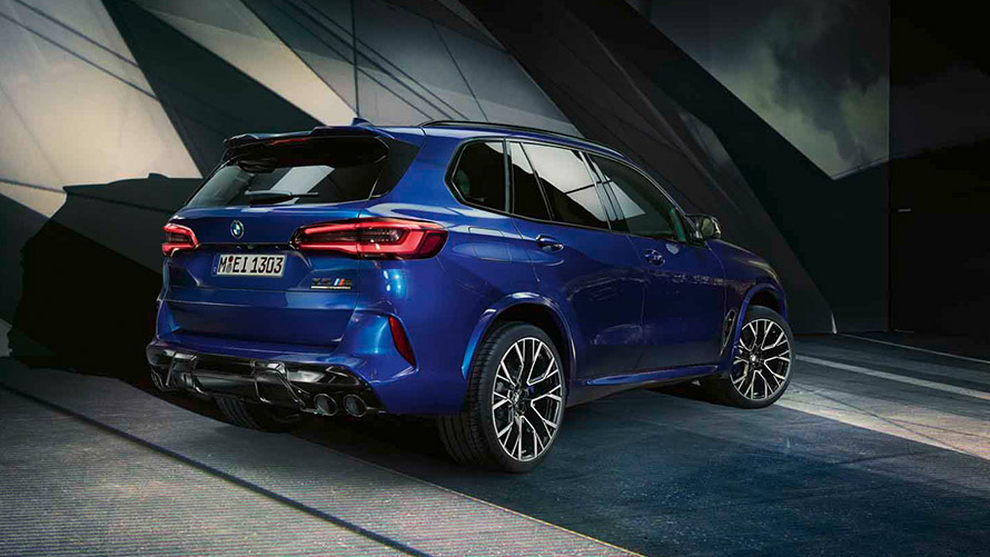 BMW X5 M F95 斜めからのリア・ビュー BMW M シリーズ、BMW X5 M F95 斜めからのリア・ビュー