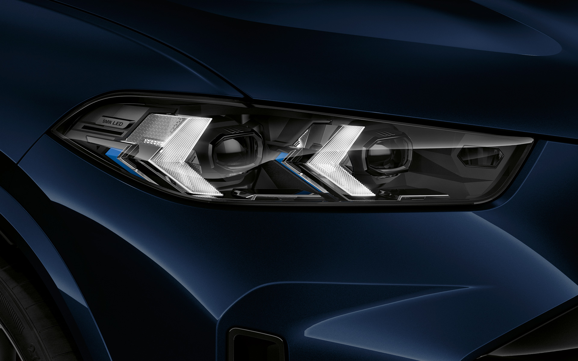 BMW X5 M60i G05 MP ヘッドライト クローズアップ
