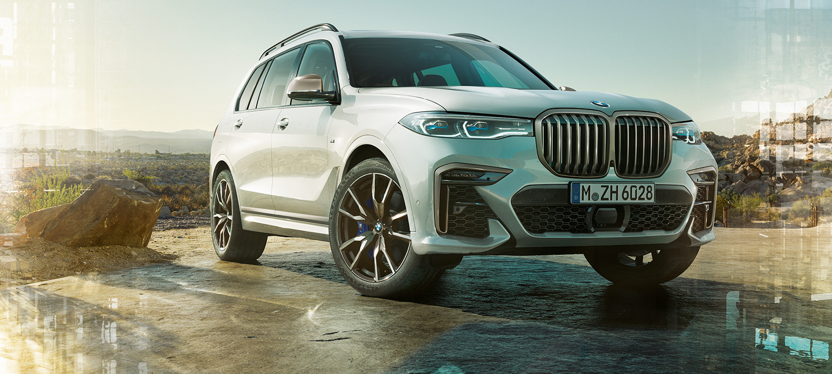 BMW X7 M Automobile G07 2019 斜めからのフロント・ビュー BMW X7 M Automobile G07 2019 ミネラル・ホワイト 斜めからのフロント・ビュー 停車中