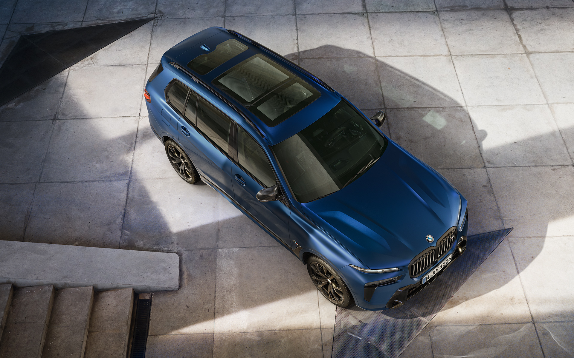 BMW X7 M60i xDrive G07 2022 電動パノラマ・ガラス・サンルーフ（電動ブラインド付）