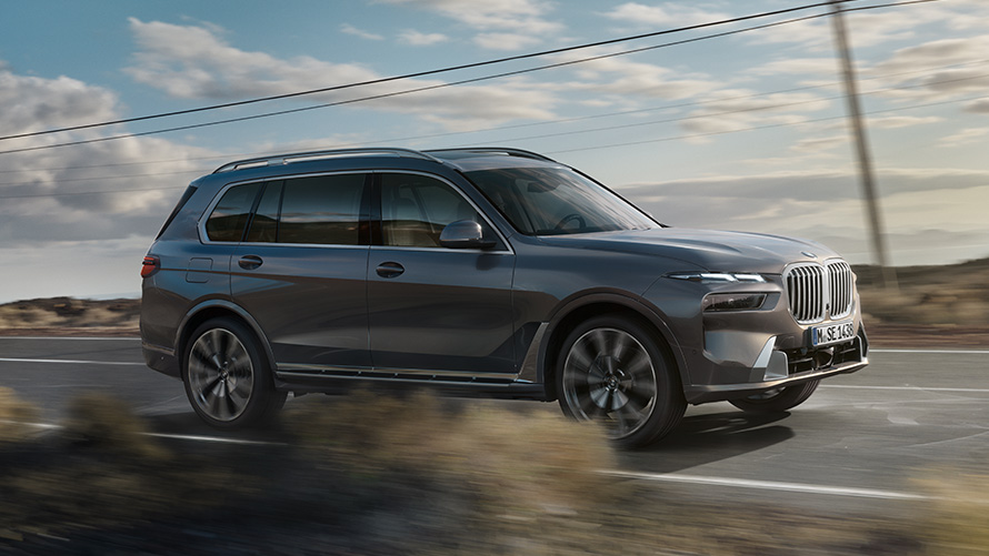 BMW X7 G07 第一世代 斜めからのフロント・ビュー BMW X シリーズ、BMW X7 G07 第一世代 斜めからのフロント・ビュー