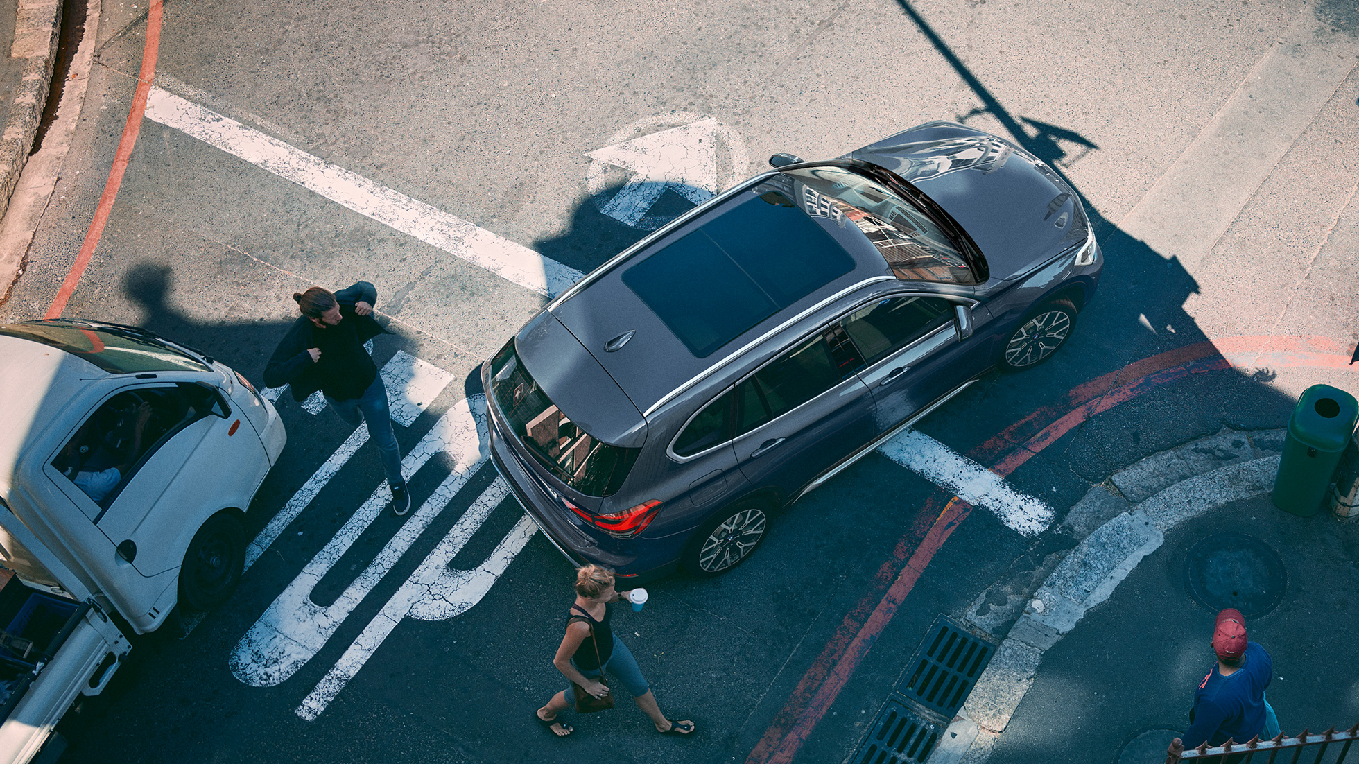 BMW X1のインテリア、コックピット。F48 BMW X1のインテリア、コックピット内10.25インチコントロールディスプレイの様子。 F48